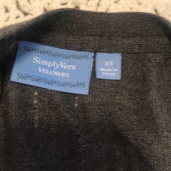 Totally cute sweater - Picture 3 of 6